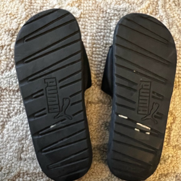 Puma Black and Gold Slides size 7 - Picture 3 of 3